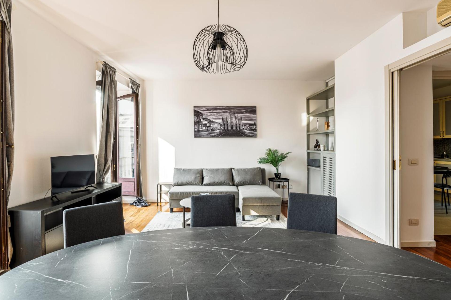 Elegant 2 Bedrooms Apartments Near Duomo Milano Dış mekan fotoğraf