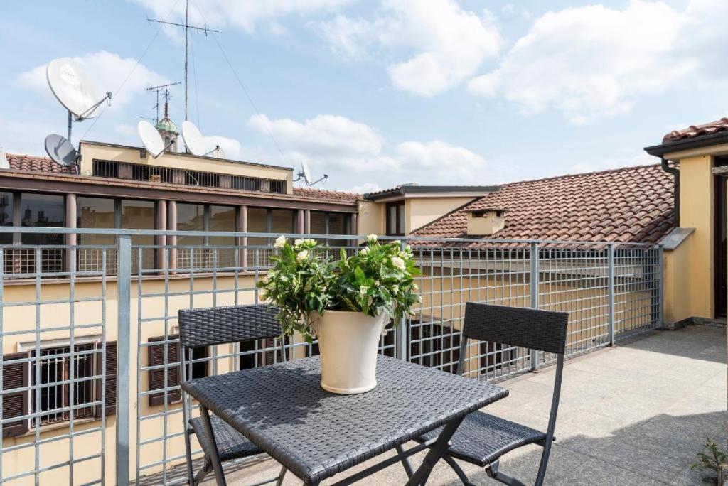 Elegant 2 Bedrooms Apartments Near Duomo Milano Dış mekan fotoğraf